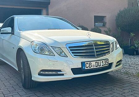 Mercedes-Benz E 200 BlueEFFICIENCY -