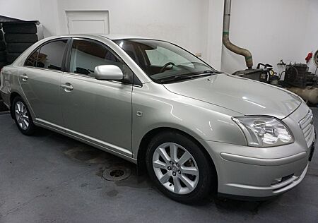 Toyota Avensis 1.8 Executive ! Tüv und Service Neu !