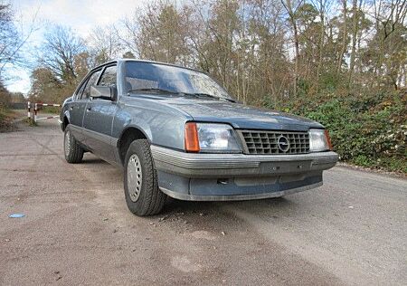 Opel Ascona C TÜV NEU, H-Kennzeichen 115 PS