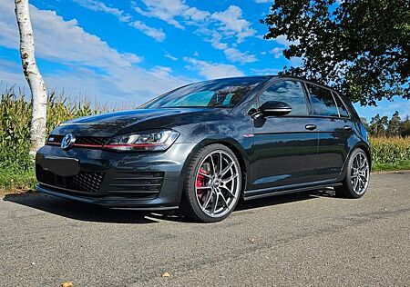 VW Golf Volkswagen 2.0 TSI DSG BMT GTI GTI