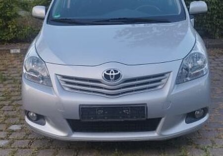 Toyota Corolla Verso 2.0, 1. Hand, 7 Sitze