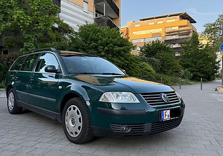 VW Passat Volkswagen Variant/1.9 TDI 101PS/Klima/AHK/SHZ/2Hand