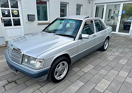 Mercedes-Benz 190 E 2.6 TÜV-neu H-Zulassung Schiebedach AHK
