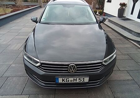VW Passat Variant Volkswagen 2.0 TDI SCR Highline Variant ...
