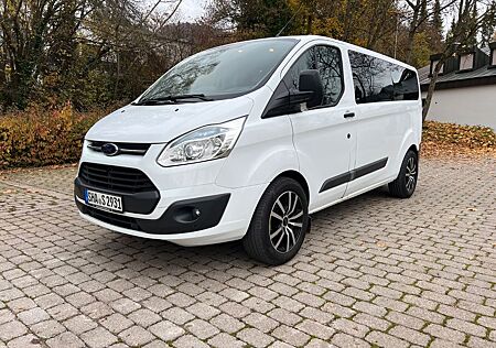 Ford Transit Custom 9-Sitzer