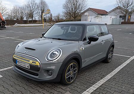 Mini Cooper SE Scheckheftgepflegt Tempomat APP LED