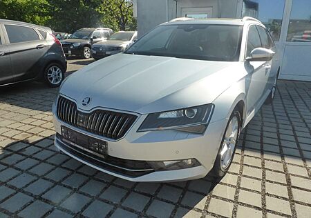 Skoda Superb Combi Premium Edition LEDER PANO KAMERA