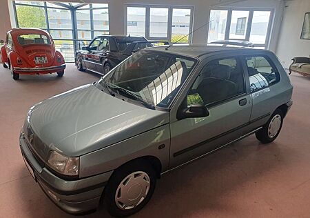 Renault Clio 1 RXE Automatik - 2. Hand - 20800 km