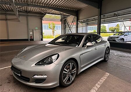 Porsche Panamera 4 Platinum Edition Platinum Edition