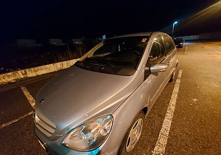 Mercedes-Benz B 170 -