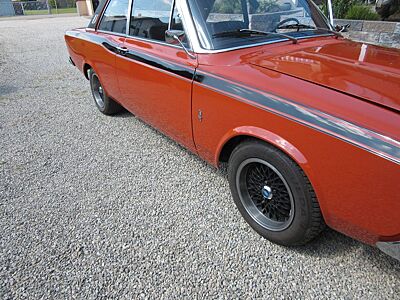 Ford Taunus 17M P7a V6 Oldtimer mit Hüftschwung