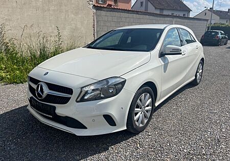 Mercedes-Benz A 180 A 180d BlueEfficiency PDC Navi Tempomat SH