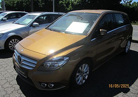 Mercedes-Benz B 200 Automatik Leder NAVI PTS Kam Totw 1.Hand