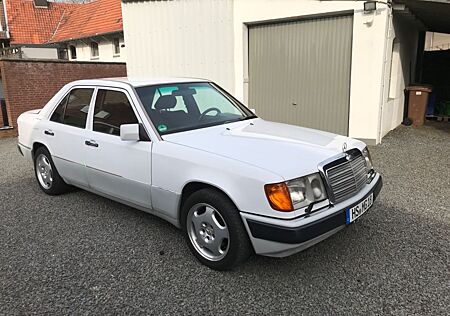 Mercedes-Benz 260