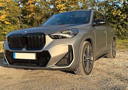 BMW iX1 gebraucht kaufen BMW iX1 xDrive30 - MSportpaketPro HUD ACC elSpoSitz