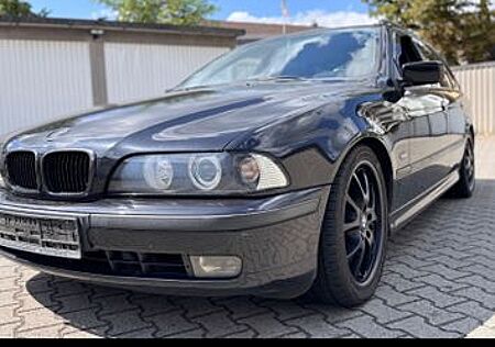 BMW 523i A Touring -
