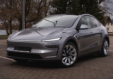 Tesla Model Y LONG RANGE AWD. LAUNCH Edition