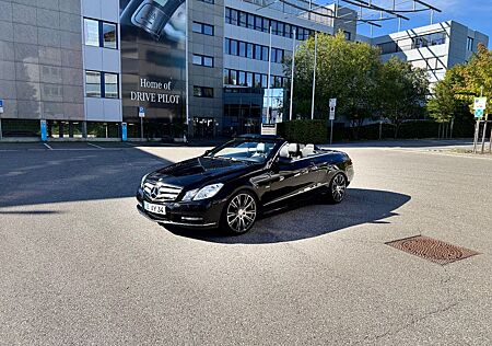 Mercedes-Benz E 250 Cabriolet CGI BlueEFF. AVANTGARD..