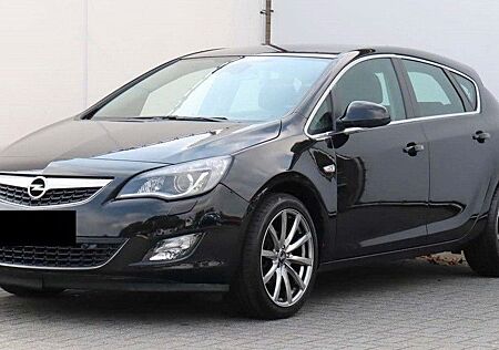 Opel Astra J 1.6 85kW Edition + Sportsitze