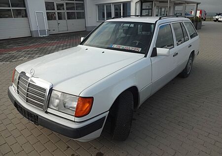 Mercedes-Benz 250 250D T-Modell Schalter mit H-Kennzeichen