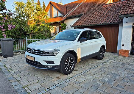 VW Tiguan Allspace Volkswagen 2.0 TDI SCR DSG 4MOTION IQ.D...