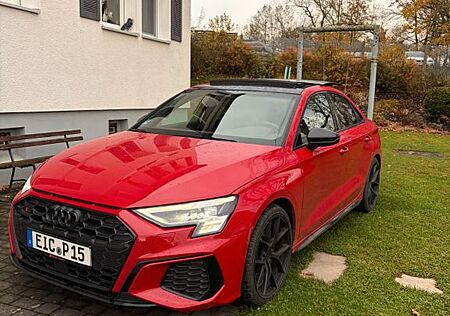 Audi S3 TFSI S tronic quattro -