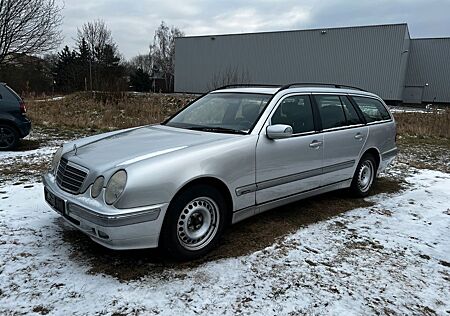Mercedes-Benz E 240 T ELEGANCE