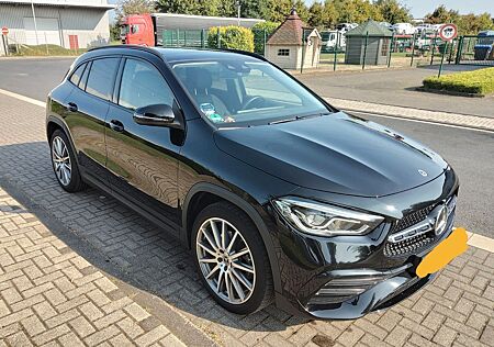 Mercedes-Benz GLA 250 DCT -Schiebedach-Klima-AHK- Nichtraucher