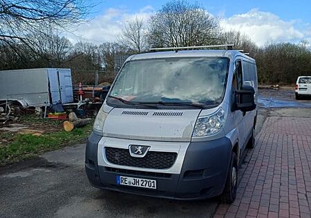 Peugeot Boxer mit Standhzg und Werkstattausb Sortimo