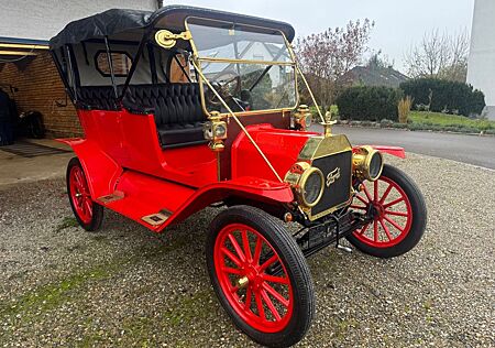 Ford Model T (Tin Lizzy) Tourin 4-türig "TOP ZUSTAND"
