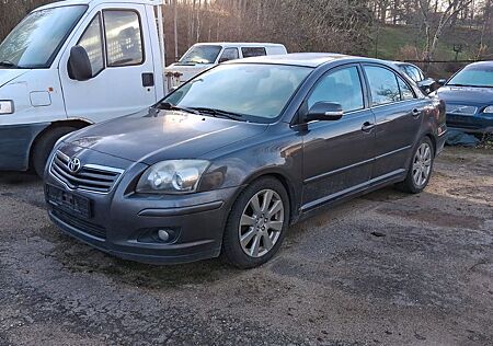 Toyota Avensis 2.0-l-VVT-i Limousine