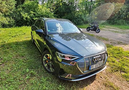 Audi e-tron 50 quattro S line