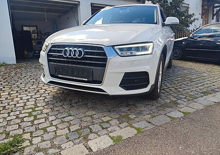 Audi Q3 2.0 TDI quattro S tronic Bose uvm. TopZustand