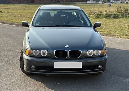 BMW 520i A Exclusive Exclusive