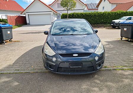 Ford S-Max 2,0 TDCi 103kW DPF Titanium Titanium