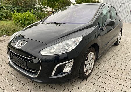 Peugeot 308 Active. Panorama Dach, Aus-1 Hand.