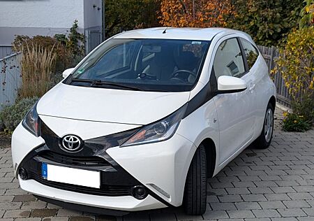 Toyota Aygo (X) -play, neuer TÜV, 2. Hand