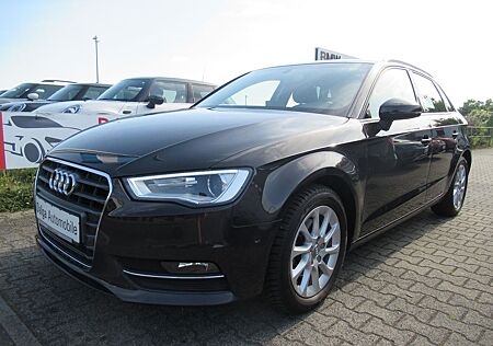 Audi A3 A3Sportback attraction/1.Hand/Autom./Navi/TÜVNEU