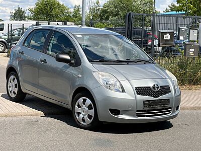 Toyota Yaris Cool 1.0 Klima 8 Fach Bereift