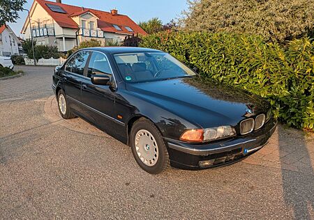 BMW 523i A -