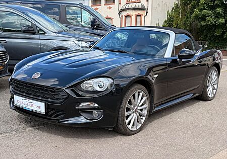 Fiat 124 Spider Lusso R.F.Kamera Leder