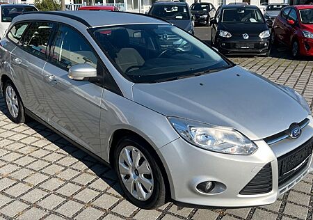 Ford Focus Turnier Sync Edition "Motor-Geräusche"