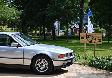 BMW 728i TOP ORIGINAL VIP Festival-Shuttle ohne Rost