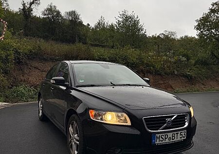 Volvo S40 1.6D - Motor und Getriebe einwandfrei