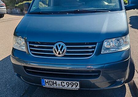 VW T5 Caravelle Volkswagen 2.5 TDI / 2,5 L Diesel