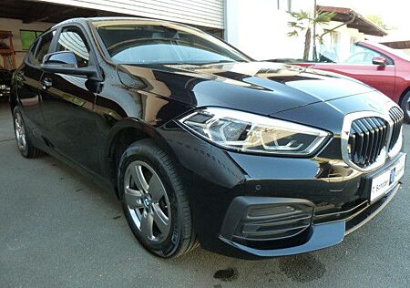 BMW 116i Aut. **LED*NAVI*SHZ*PROF**