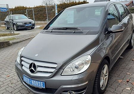 Mercedes-Benz B 160 Sport Tourer "NAVI XENON AMG TÜV2/2028"