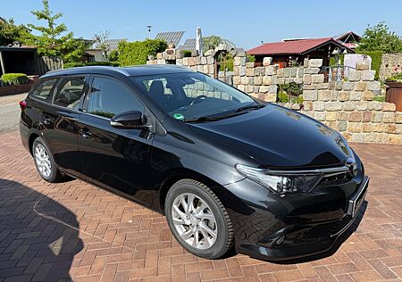 Toyota Auris Touring Sports Touring Sports 1,6-l-D-...
