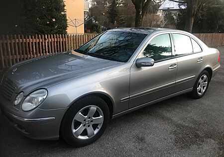 Mercedes-Benz E 320 4MATIC AVANTGARDE Avantgarde