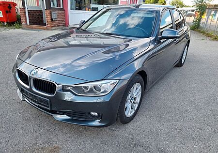 BMW 320d F30 BiXenon/Navi/HeadUp